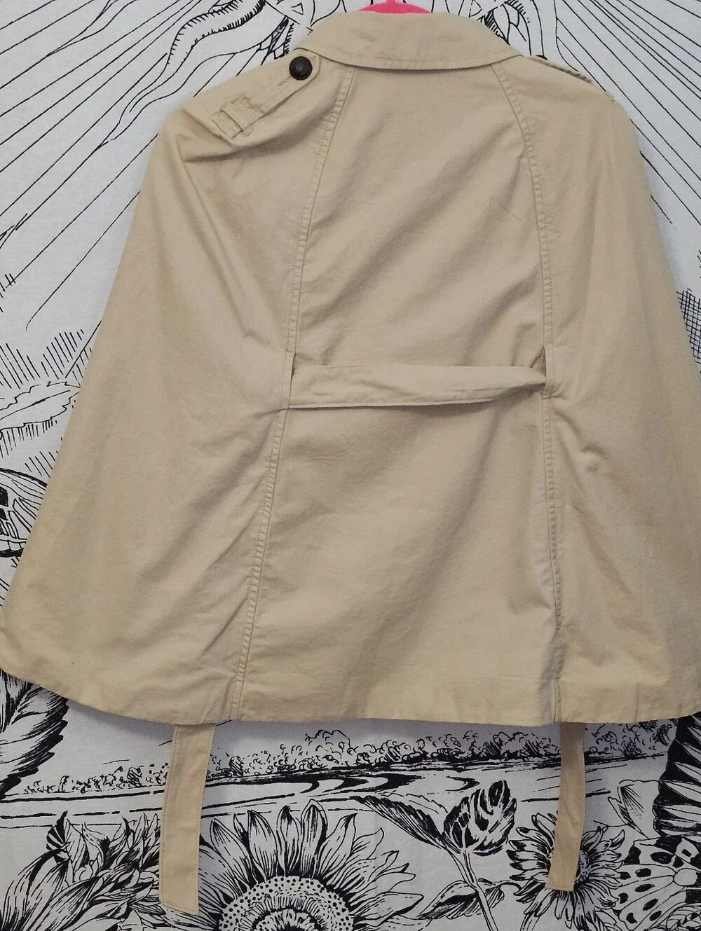 GAP Kids Beige Trench-Style Cape with Black Buttons Sz 8